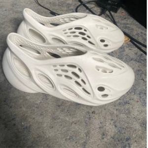 Yeezy Foam runners Sz12